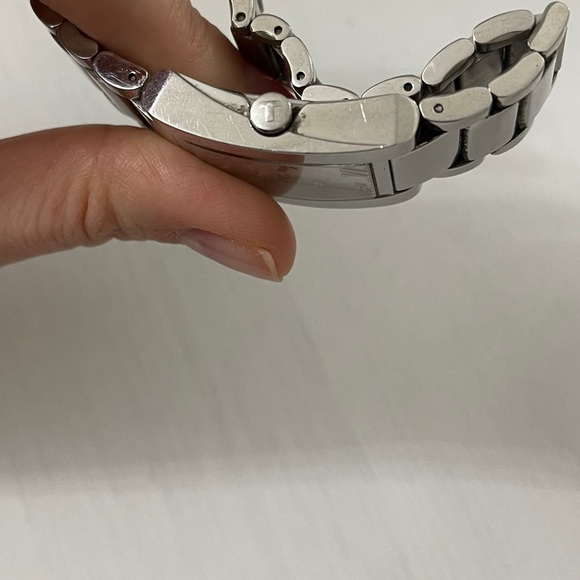 Tissot Generosi-T Quartz Watch with Diamonds - Picture 7 of 7